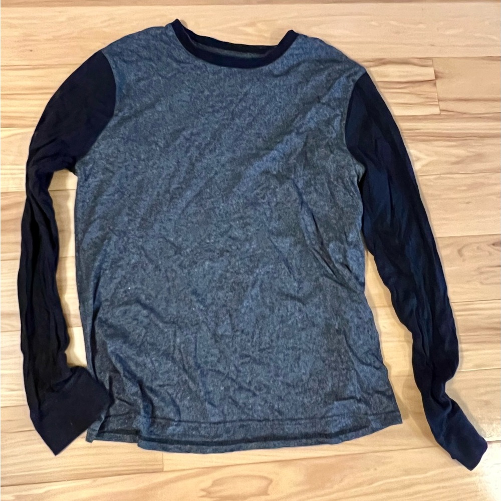Aeropostale men’s size small long top